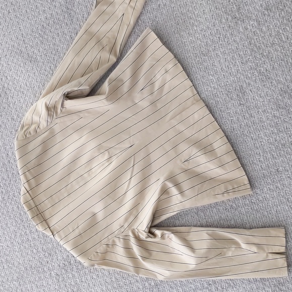 GORGEOUS Talbots Khaki Pinstripe 3 Pocket Blazer, Size 10 - Picture 10 of 11